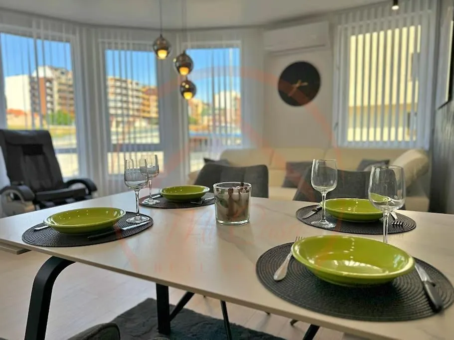 Ferienwohnung Stylish 1Br With Luxe Amenities Warna 0*,