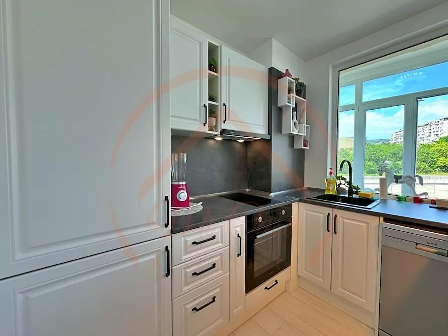 Apartment Ferienwohnung Stylish 1Br With Luxe Amenities Warna